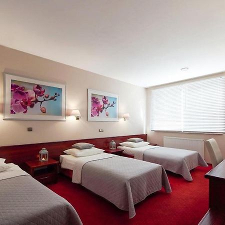 Hotel Sara Kolo  Bagian luar foto