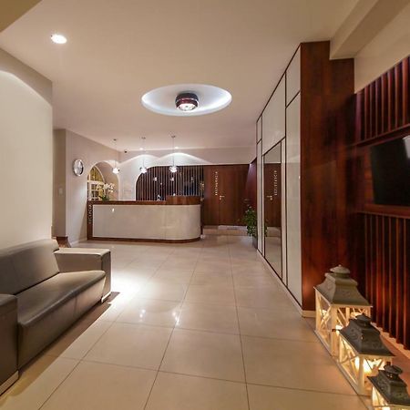 Hotel Sara Kolo  Bagian luar foto