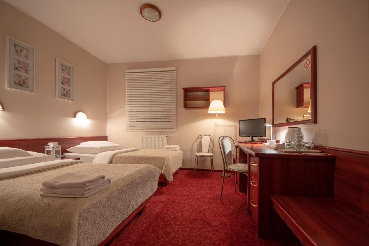 Hotel Sara Kolo  Bagian luar foto