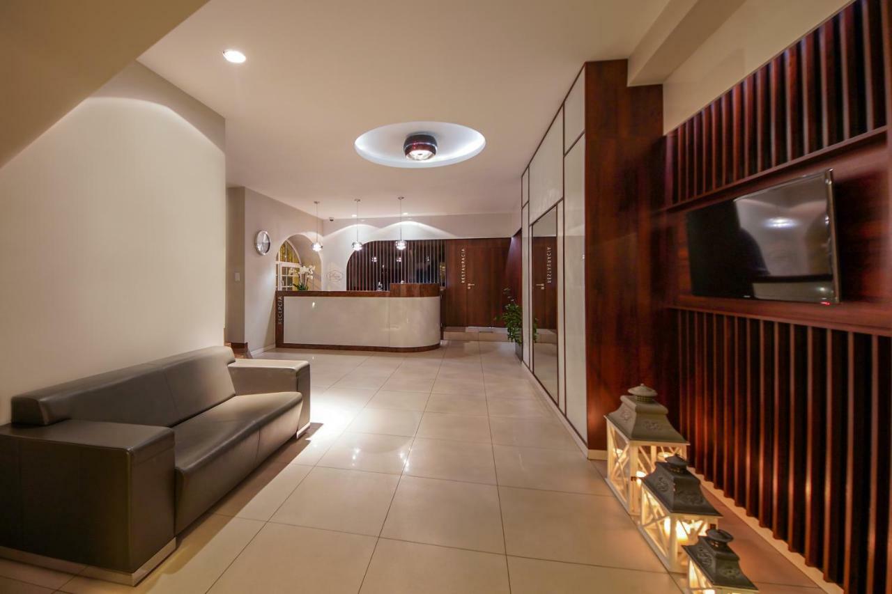 Hotel Sara Kolo  Bagian luar foto