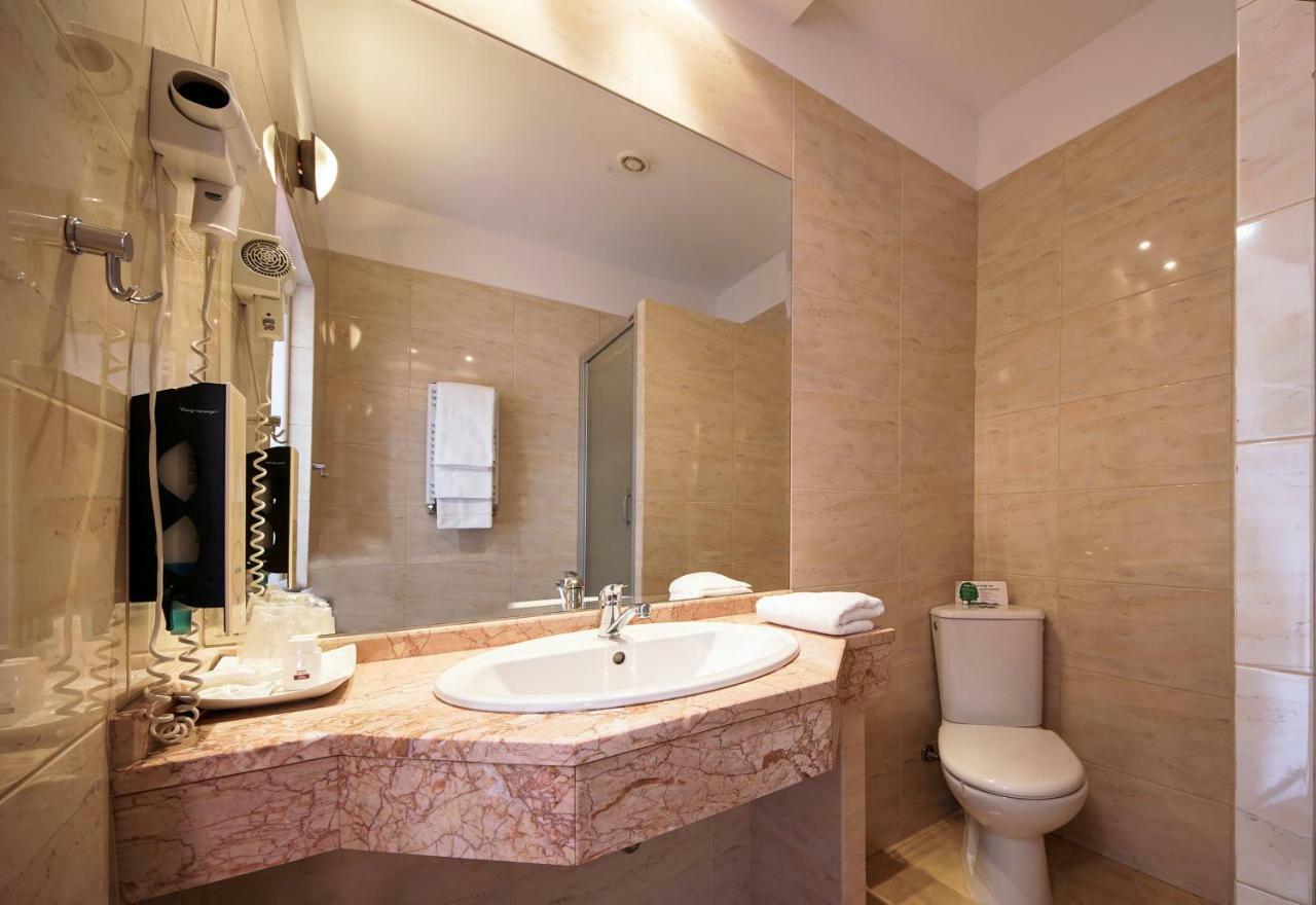 Hotel Sara Kolo  Bagian luar foto
