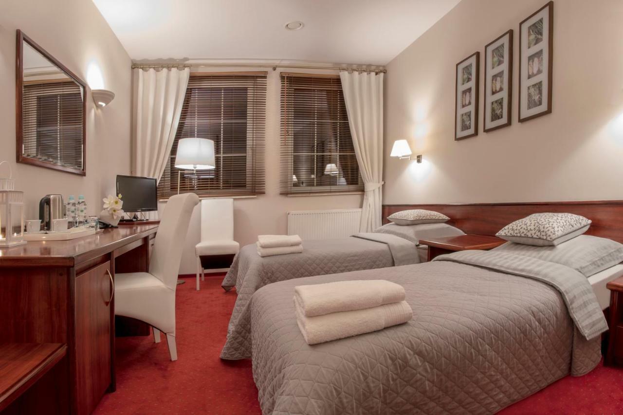 Hotel Sara Kolo  Bagian luar foto