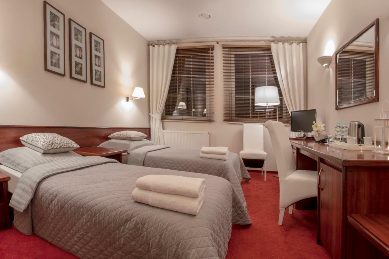Hotel Sara Kolo  Bagian luar foto